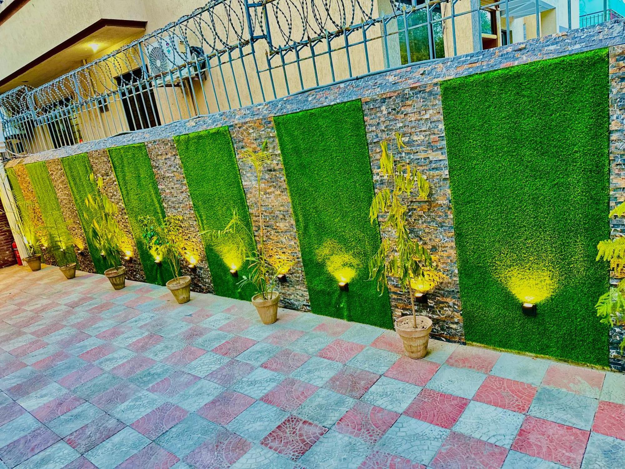 Blue Moon Continental Hotel Islamabad Exterior foto